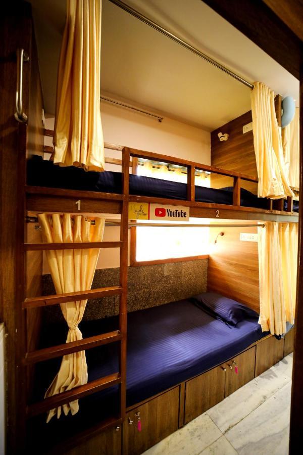 Maple Social Hubz-Hostel Mumbai Eksteriør bilde